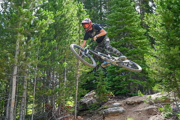 Gravity DH_08.06_11;57-4