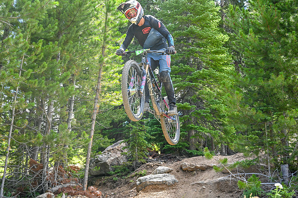 Gravity DH_08.06_11;33-2