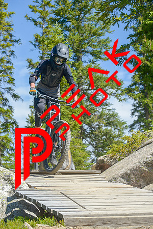 189ND600_10;17_07.10.23_9306
